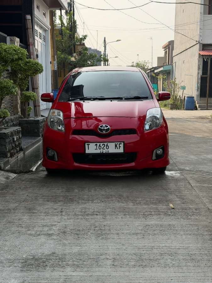 Toyota Yaris E AT Tahun 2013